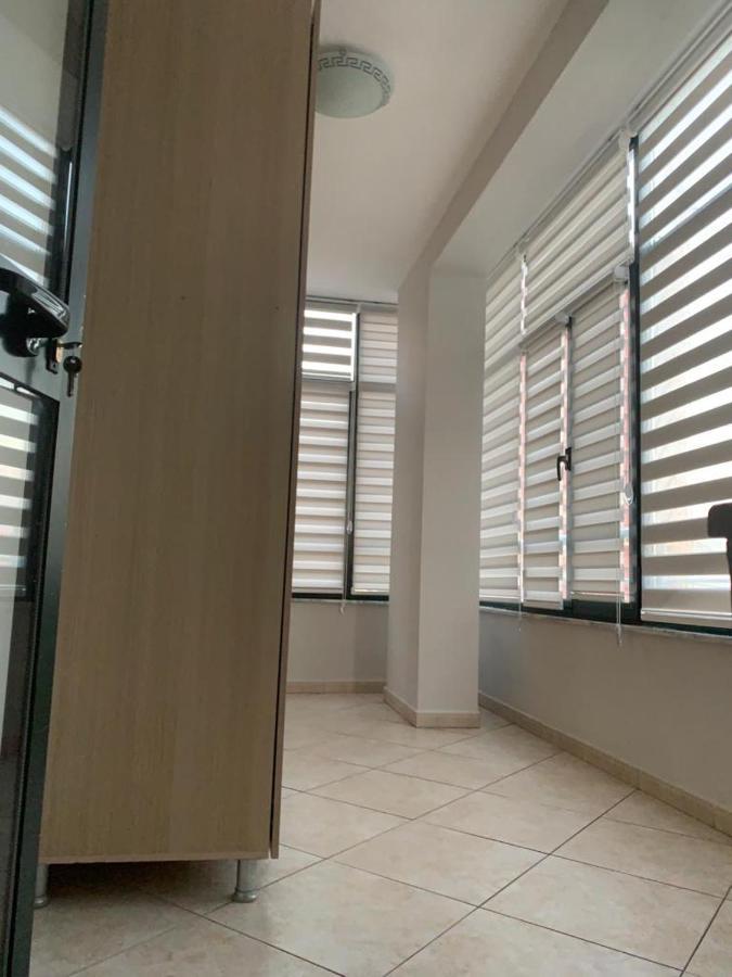 Laureta Central Apartment Tirana Exterior foto